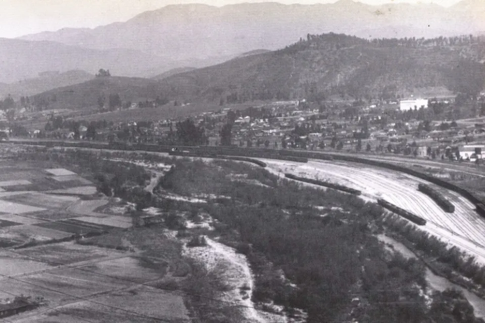 Black and white photo of Taylor Yard site in Los Angeles by the Los Angeles River in the 1890s.